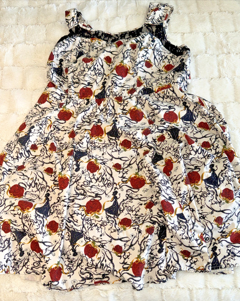Disney Snow White Apple Dress Corset Tie Black Lace Lined w/Pockets Size 18
